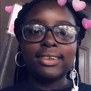 Meet your Posher, Brittney